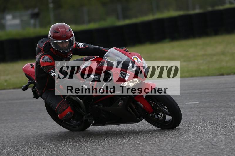 Archiv-2025/10 23.04.2025 Cornu Master School ADR/rot-rouge/42